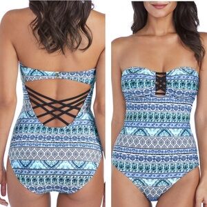 Ambrielle One Piece Swimsuit Size Small NWT